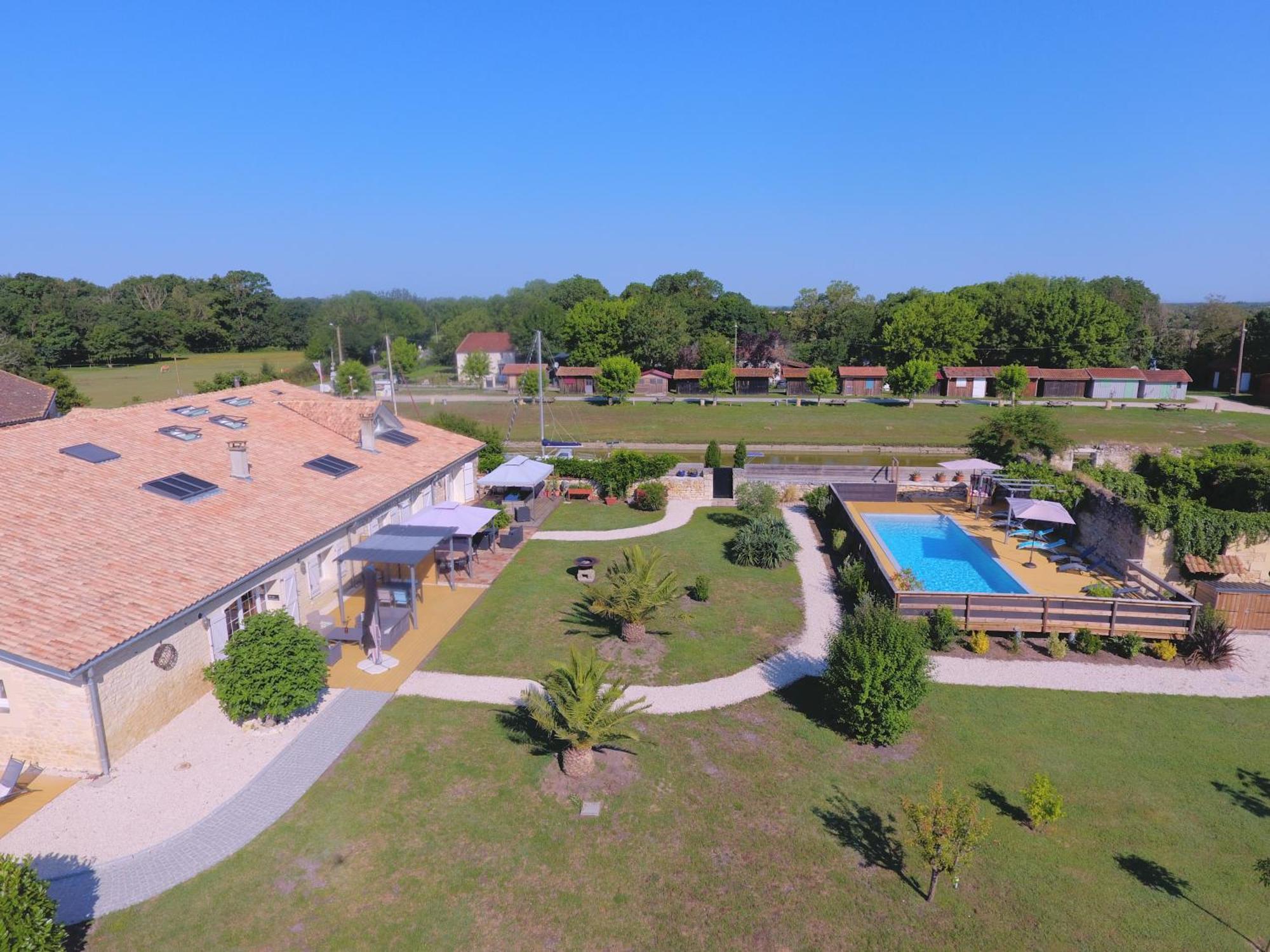 Domaine Des Pres De Joussac - Protocole Sanitaire Strict Villa Jau-Dignac-et-Loirac Exterior photo